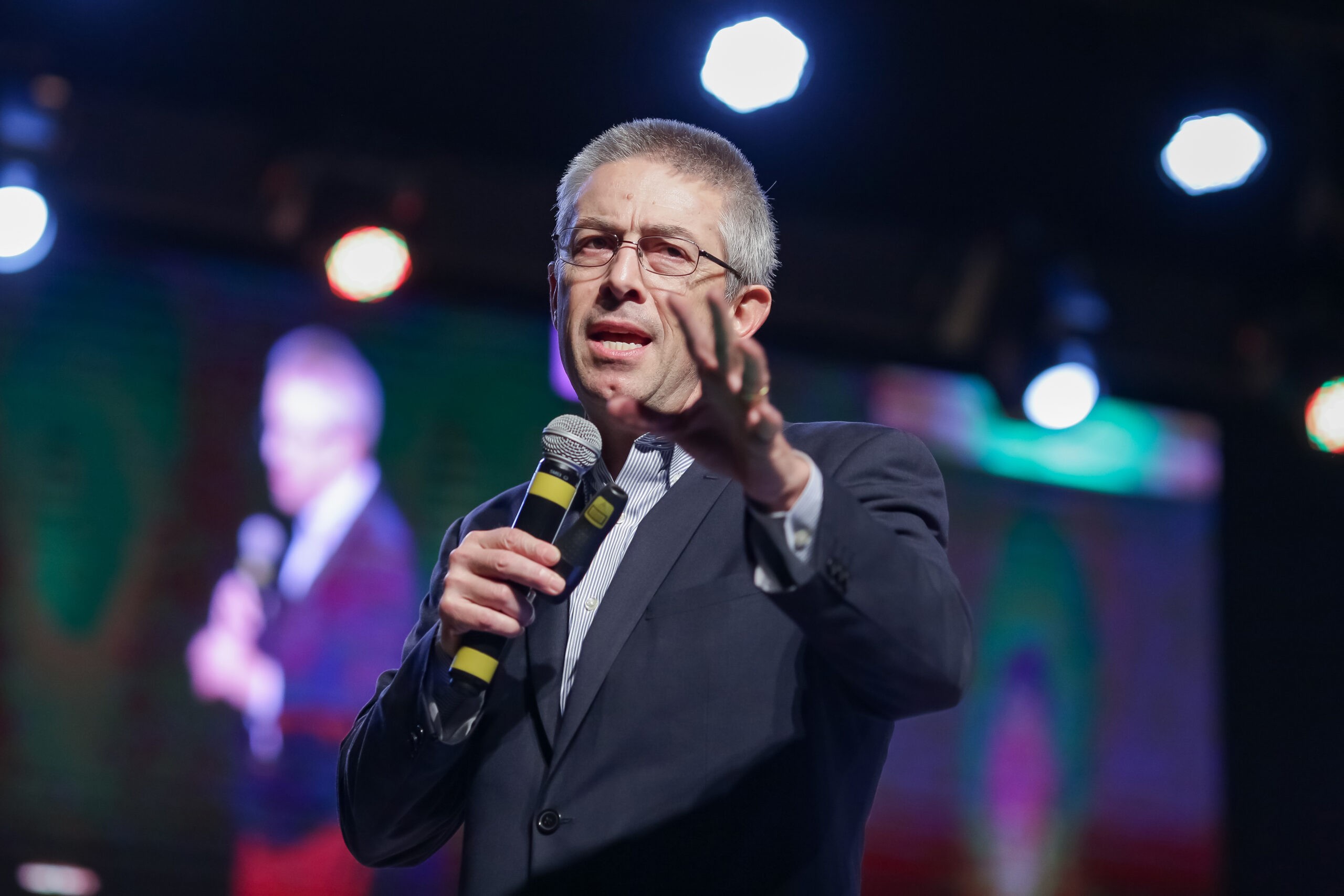 Retrato de Raul Candeloro, fundador e sócio da VendaMais